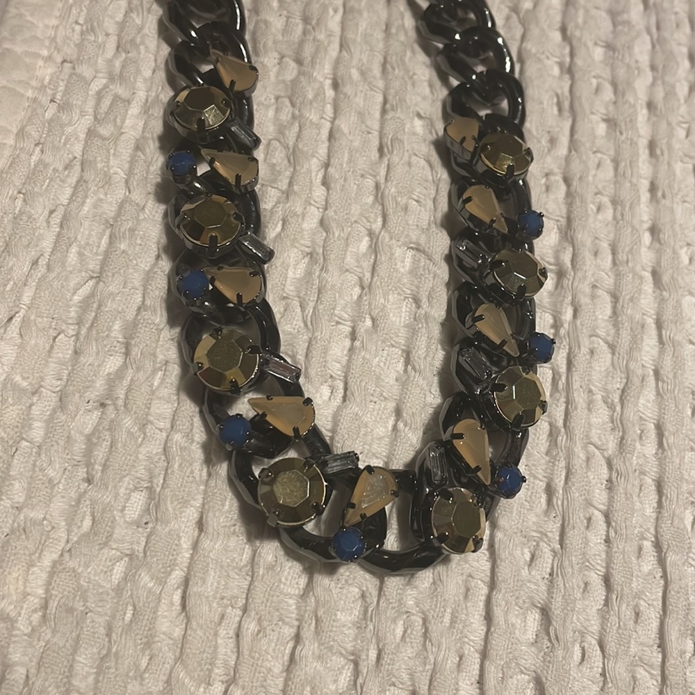 BcbgMaxAzria statement necklace - Picture 5 of 6